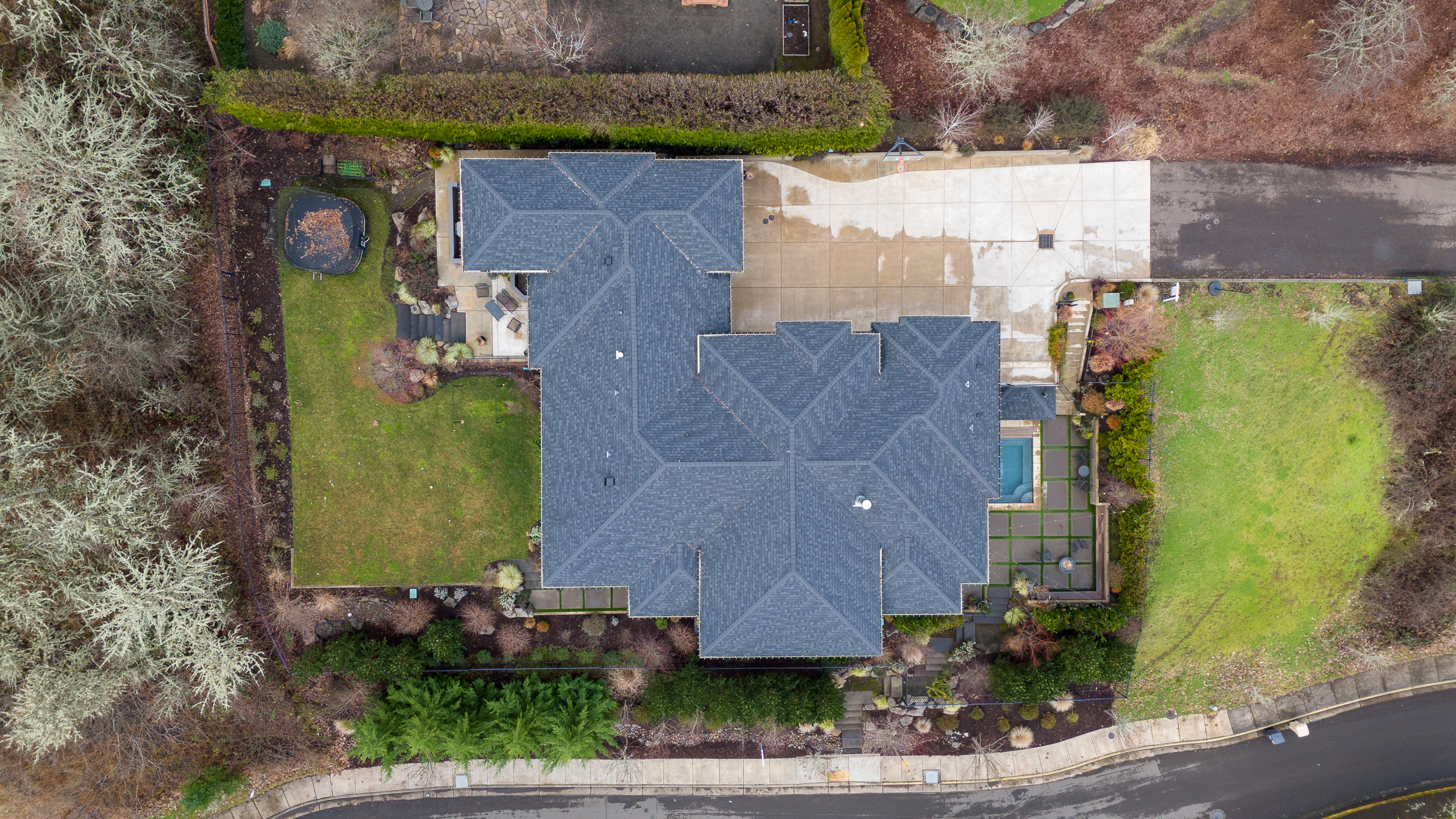 Drone photo of a real estate property. This highlights the overall property for a buyer.